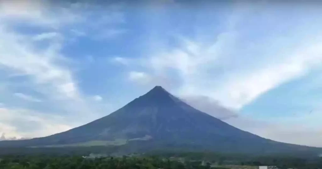 Mt. Mayon Volcano, Albay Bicol
