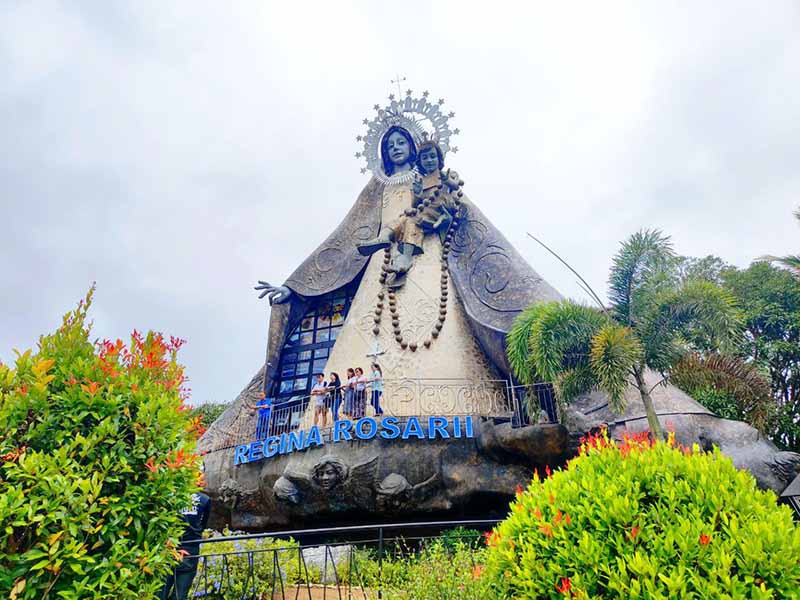Regina Rica statue in Tanay Rizal.