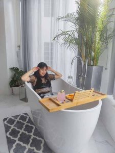 Bathtub in Scenery Resort and Spa Tagaytay